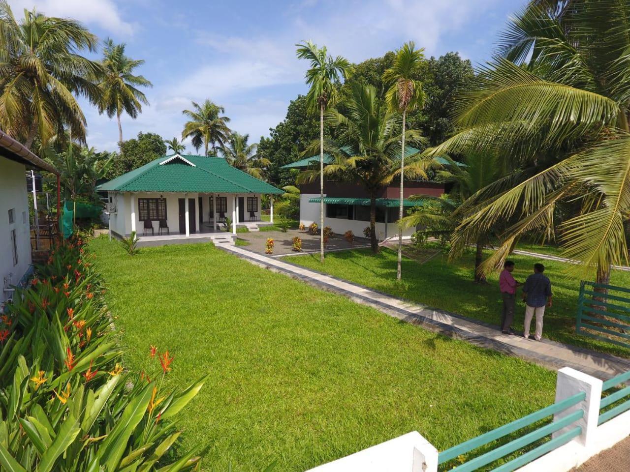 Pamba Inn Alappuzha Extérieur photo